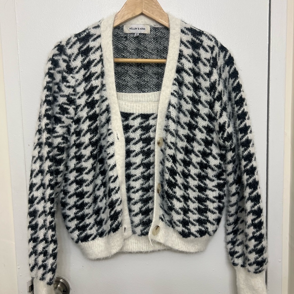 Black and White Women's Sweater Cadigan